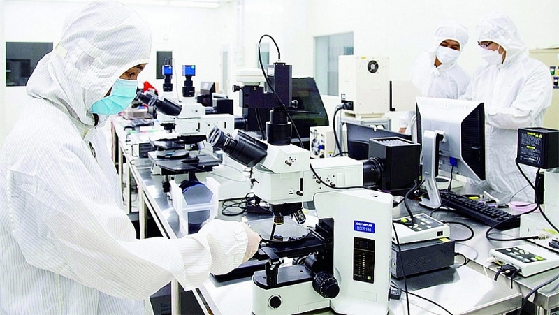 Research on microchip production at the Ho Chi Minh City Hi-Tech Park. Photo: Hoang Hung