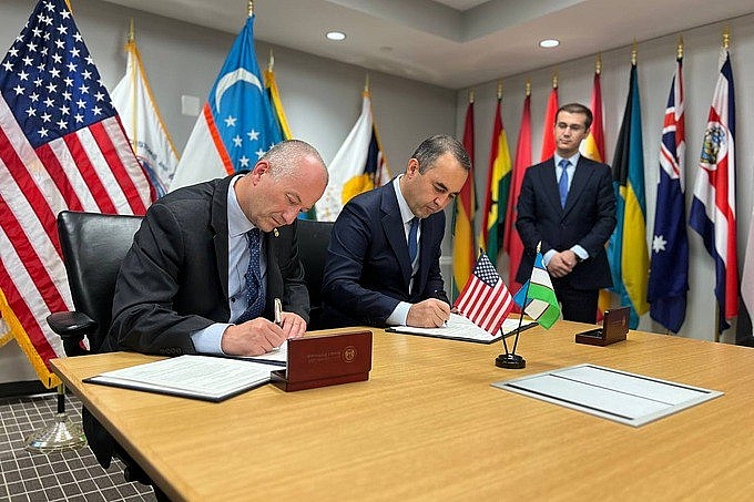 Uzbekistan Signs Customs Agreement With U.S.