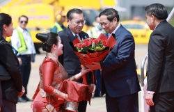 PM arrives in Laos for 44th, 45th ASEAN Summits