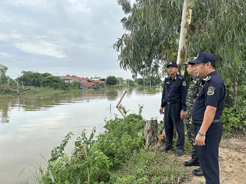 The location where the subject was arrested while swimming across the So Ha River with more than 4 kg of drugs. Photo: T.H