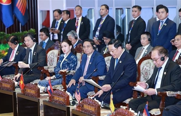 ASEAN leaders engage with parliament, business, youth representatives