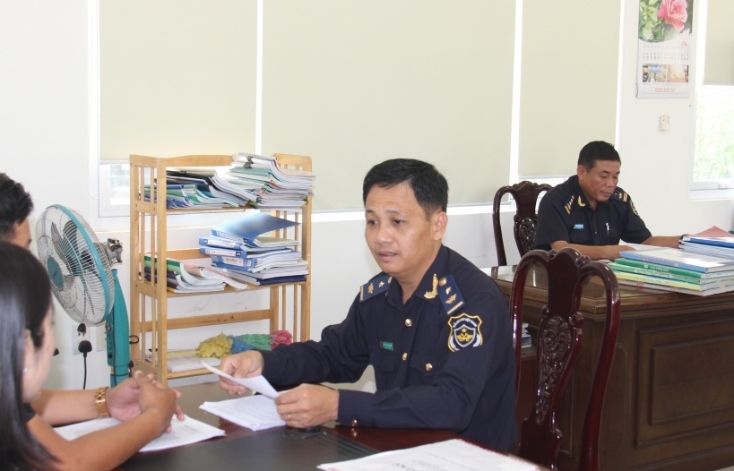 An Giang Customs announces businesses with tax arrears