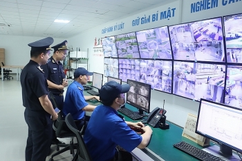 Ha Nam Ninh Customs gathers feedback from the business community