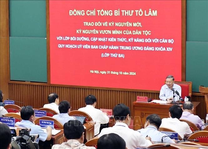 Party General Secretary To Lam speaks at the discussion (Photo: VNA)