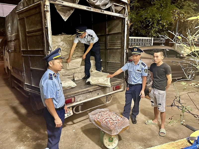 Market Surveillance force checks violating goods.