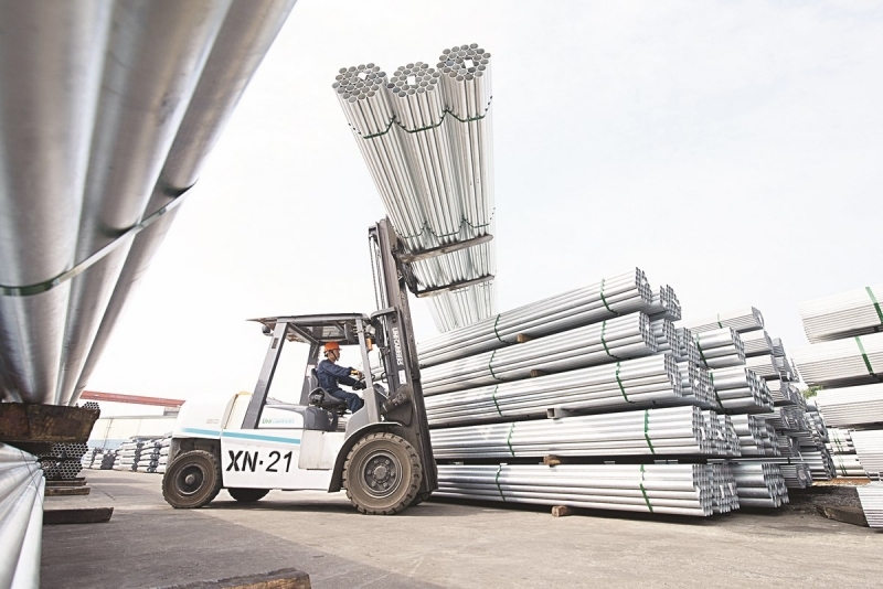 Import turnover of iron and steel hits billions of dollars