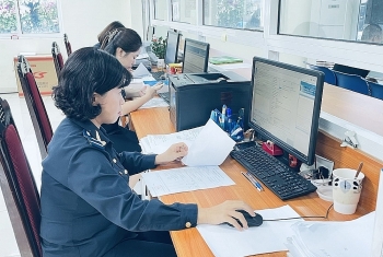 Hanoi Customs resolves tax policy queries for enterprises