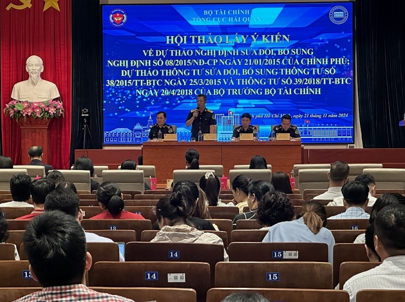 Deputy Director General of Vietnam Customs Au Anh Tuan speaks at the workshop. Photo: T.H