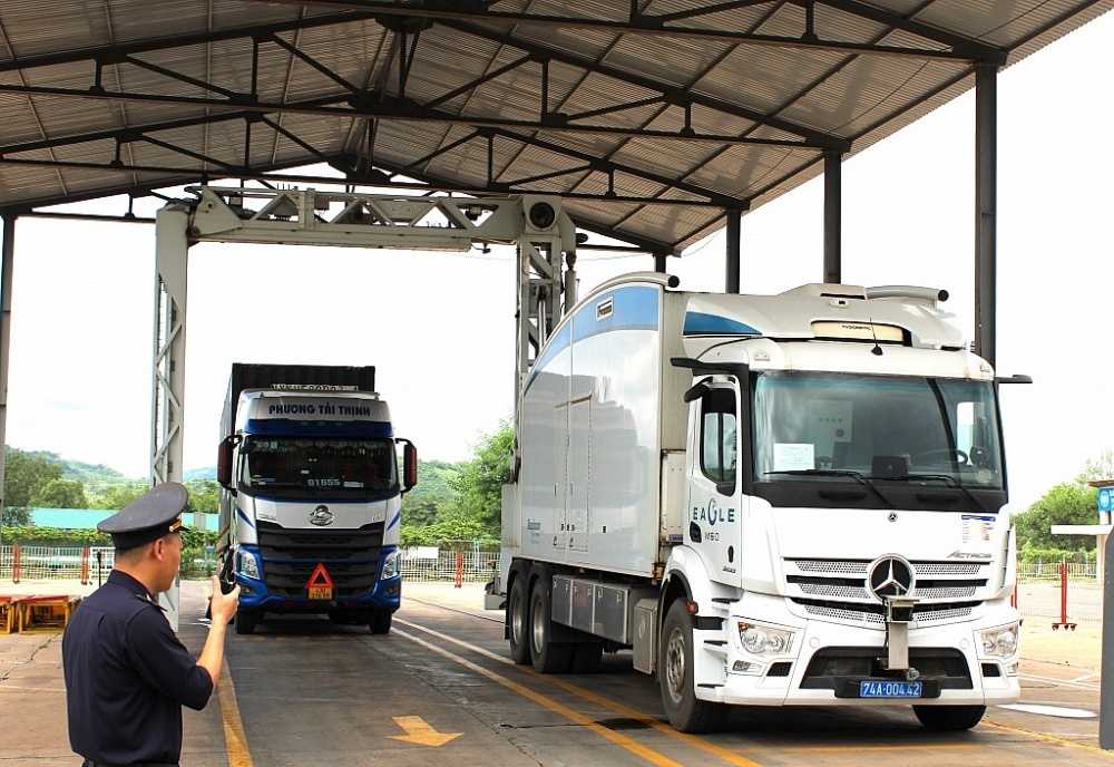 Declarations and turnover of imported and exported goods processed by Lao Bao Customs surge