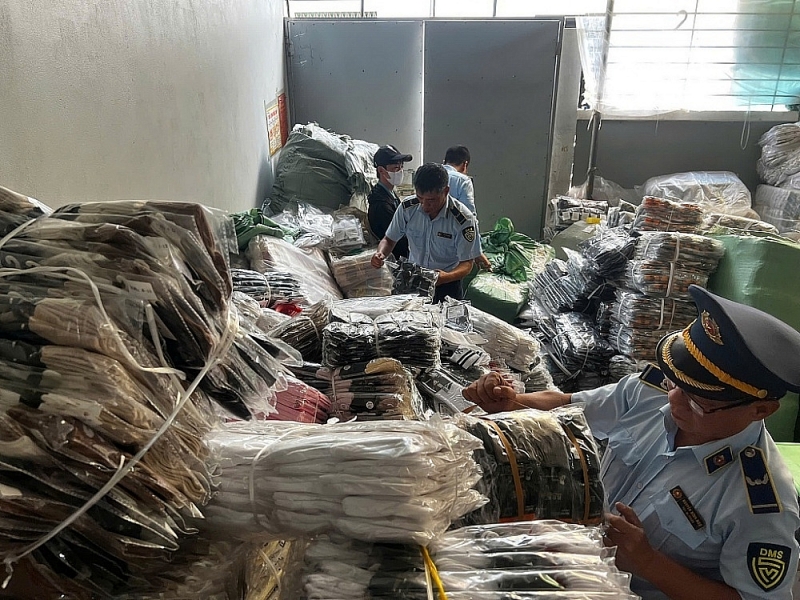 Market Surveillance forces inspected and handled many warehouses containing illegal goods.