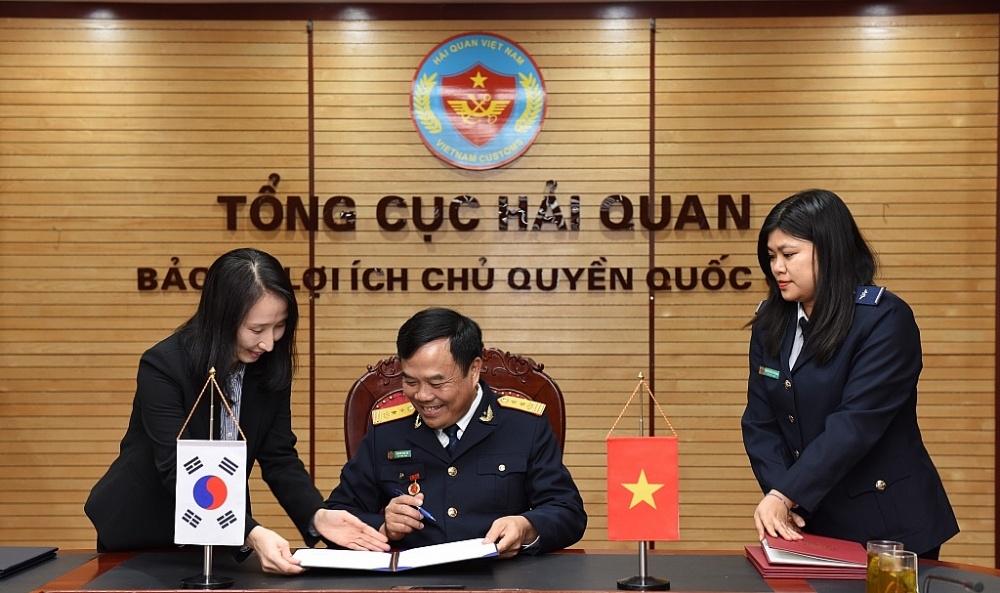 Vietnam, Korea Customs sign AEO MRA