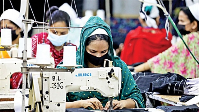 Vietnam may surpass Bangladesh in garment export: report