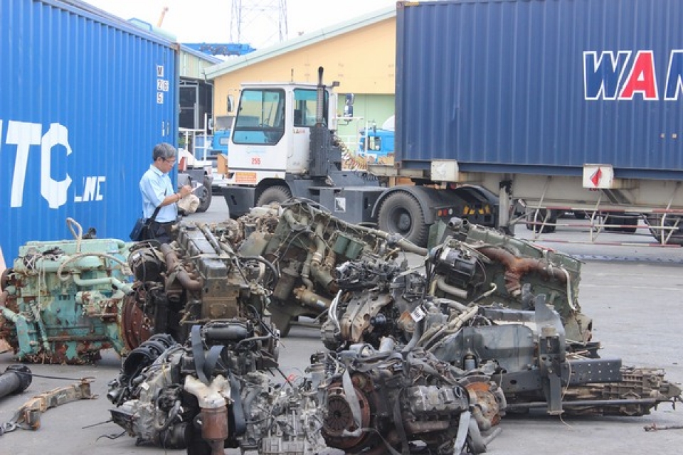 make fake paperwork import dozens of old machinery containers