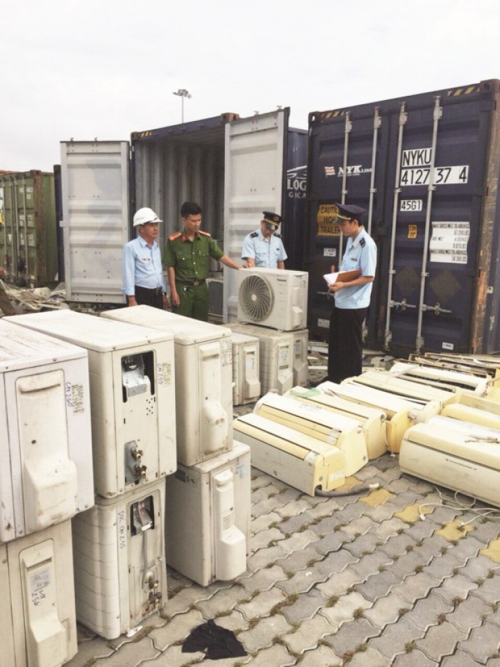 customs department of ba ria vung tau detect prevent banned goods in border gate