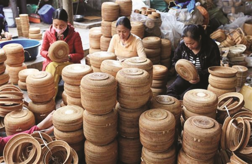 exports of bamboo and rattan products struggling for raw materials