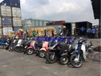 2 containers at Cat Lai port were discovered many illicit goods