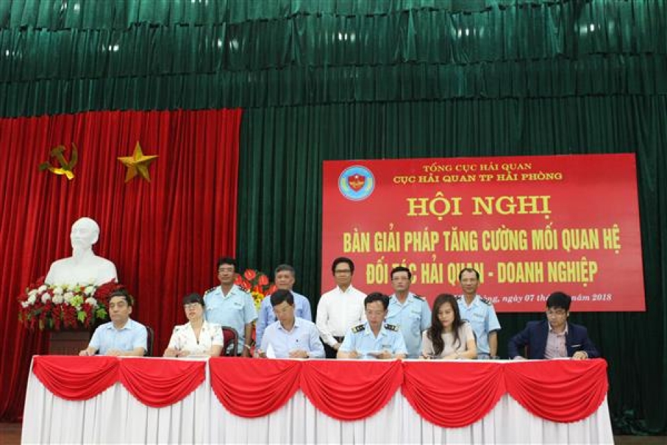 hai phong customs and the business community are committed to implementing 10 contents