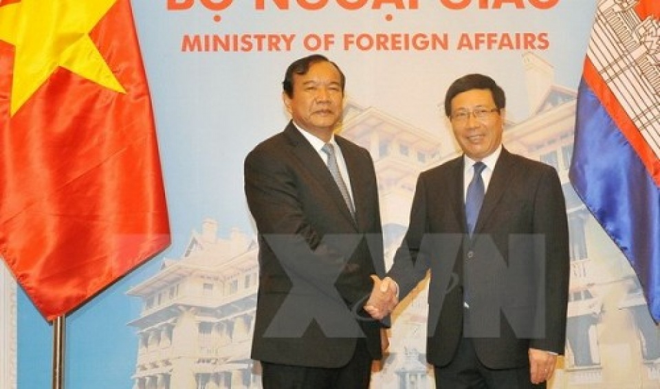 vietnamese cambodian foreign ministers confer on sea disputes