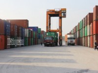 nearly 130 containers of derelict imported goods in the cat lai port