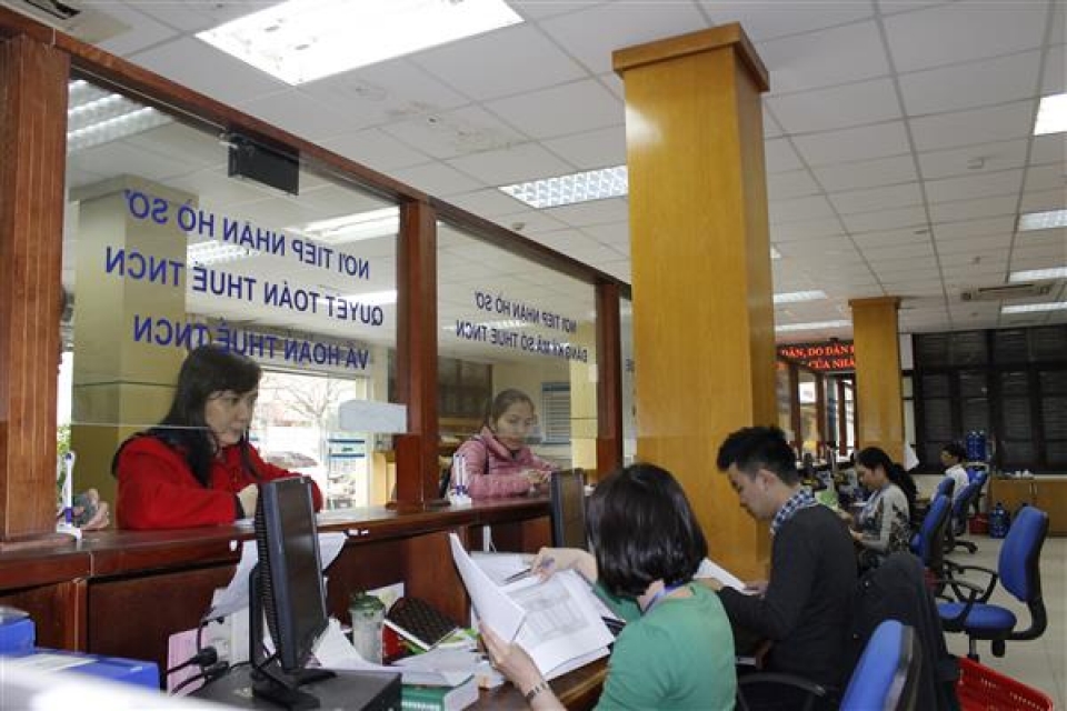 tax officers ensure the working progress in the tet holidays