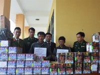 Ha Tinh Customs collaborated to seize 300kg of smuggled firecrackers