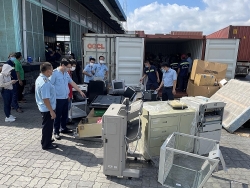 Controlling smuggling cases across border gates during the Lunar New Year