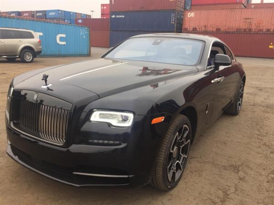 why is super luxury roll royce car imported to hai phong port not subject to tax