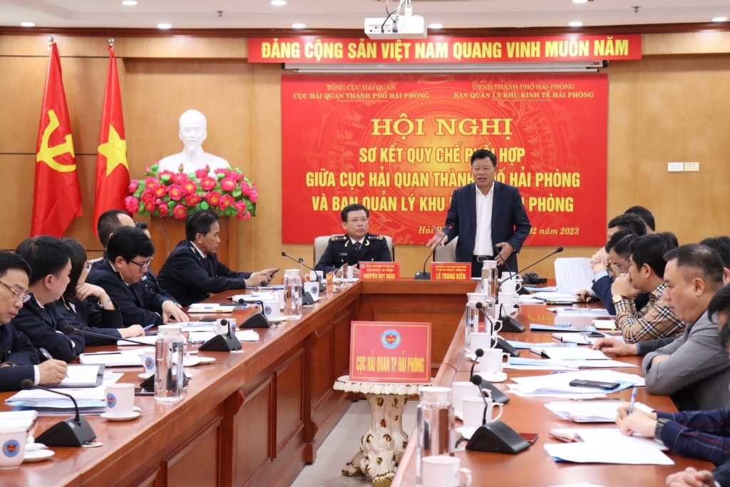 Strengthening cooperation between Hai Phong Customs Department and Hai Phong Economic Zone Authority