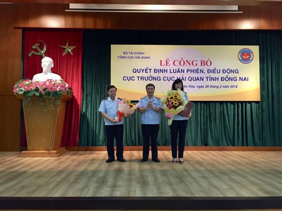 mrs phung thi bich huong appointed as director of dong nai customs department