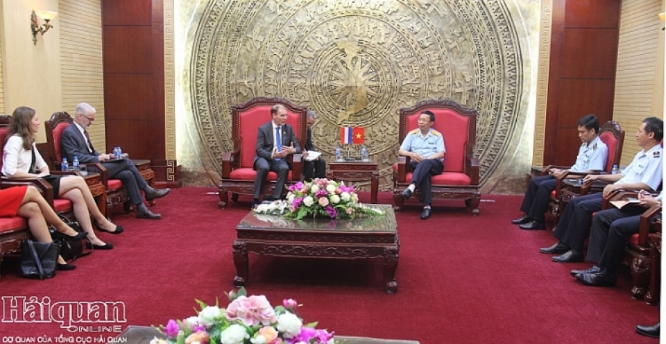 vietnam customs held a courtesy meeting with state secretary of the ministry of finance of the netherlands menno