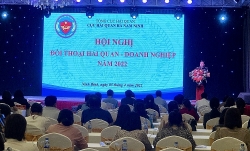Ha Nam Ninh Customs holds dialogue with Ninh Binh based-businesses