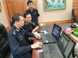 Binh Duong Customs holds training session on free customs declaration software for businesses