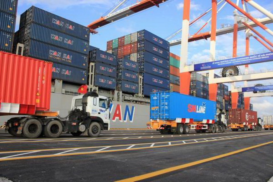 the customs deploys operation at hai phong international container terminal