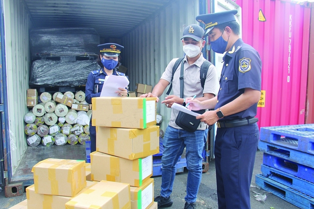 HCM City Customs earns tens of billions of dong in revenue from post ...