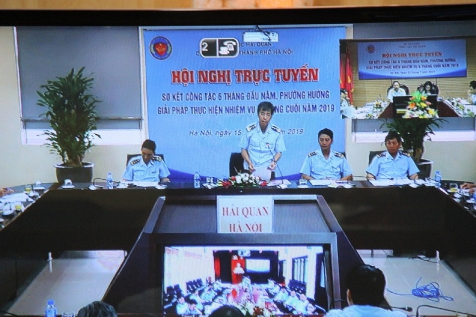 director of ha noi customs duong phu dong many customs brokers have offences