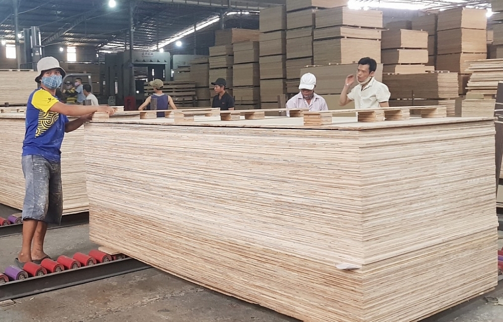 vietnams timber industry facing many risks of trade defense