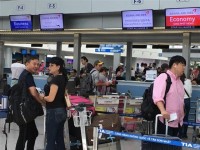 Procedural steps for passengers entering and exiting   Tan Son Nhat International Airport