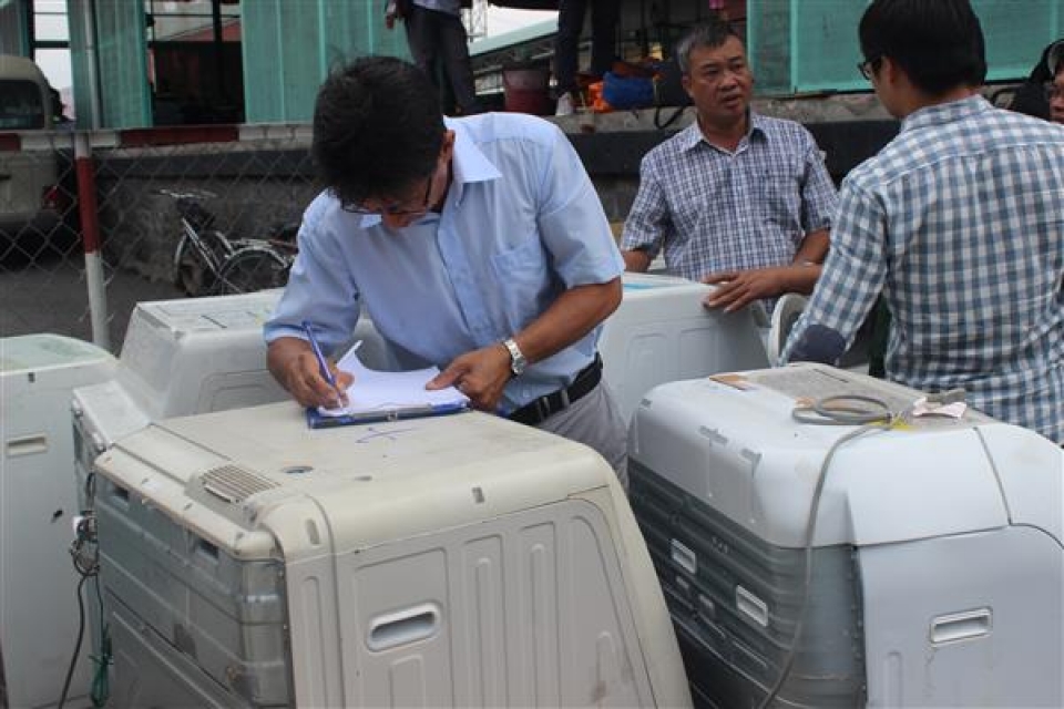 prosecuting a series of smuggling cases via cat lai port