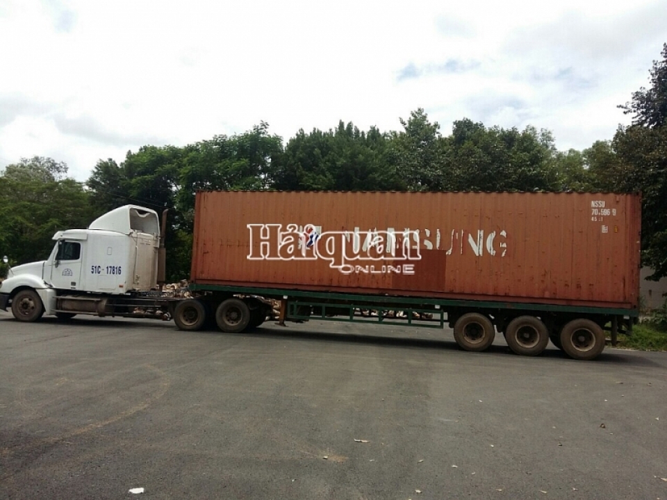 tay ninh customs seized a transit cargo containers valued at usd 36000