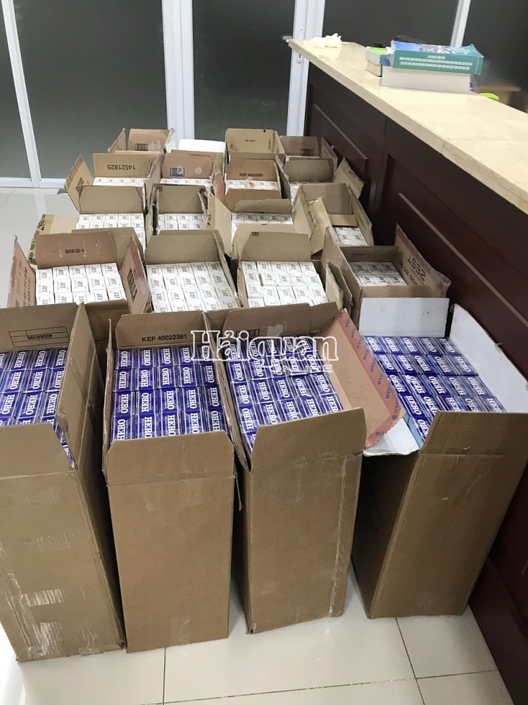 Moc Bai Customs seizes 10,000 packs of smuggled cigarettes