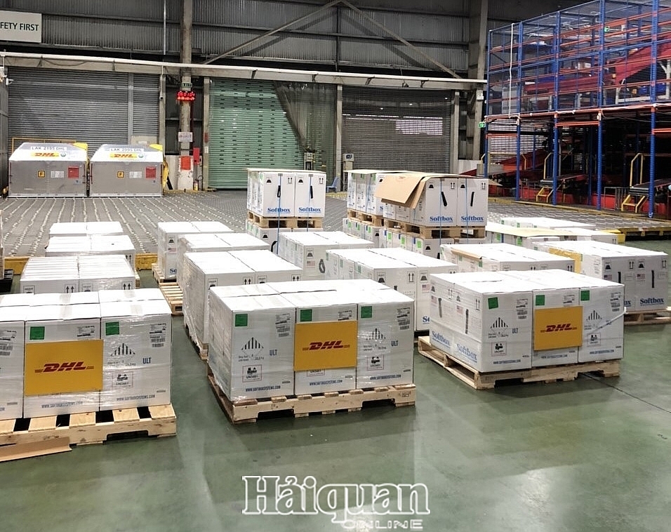 About 800,000 doses of vaccines quickly cleared by HCM City Customs