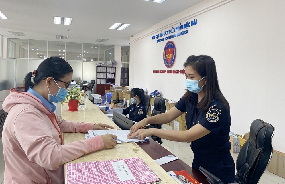 Tay Ninh Customs removes problems for enterprises