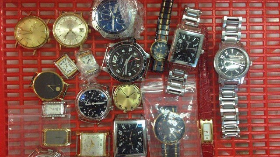ha noi customs auctions 54 used watches
