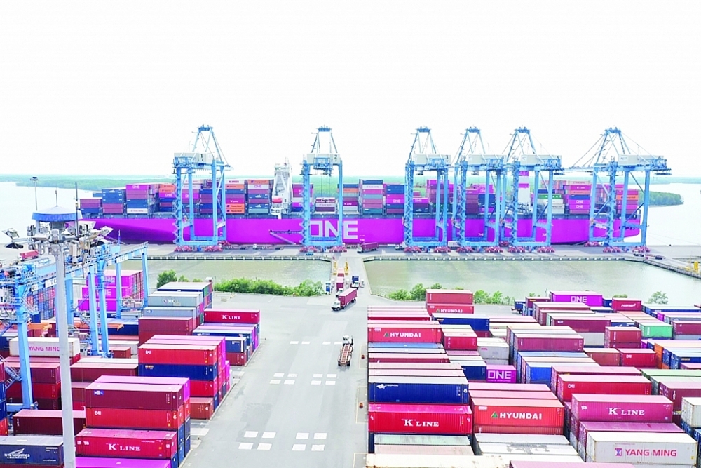 Support enterprises to transport goods in Cai Mep-Thi Vai port complex