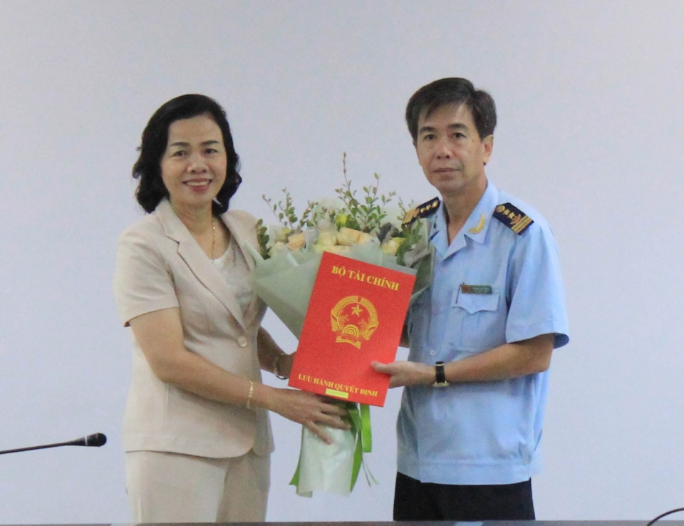 appointing mr duong phu dong as director of ha noi customs department