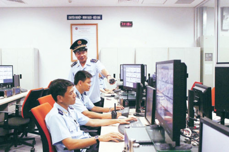 ha noi customs supports businesses in automatic surveillance at airports