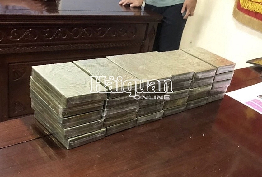 Nghe An Customs seized 30 bundles of heroine