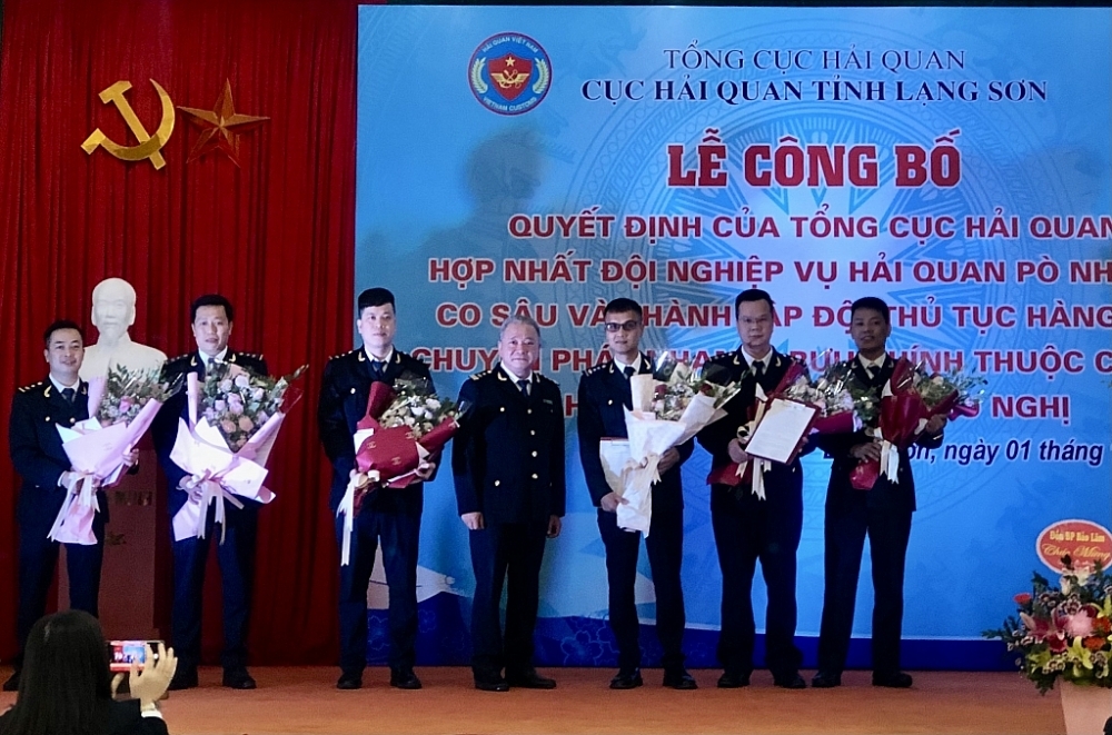Express-Portal Cargo Customs Procedures Team under Huu Nghi Customs Branch launched