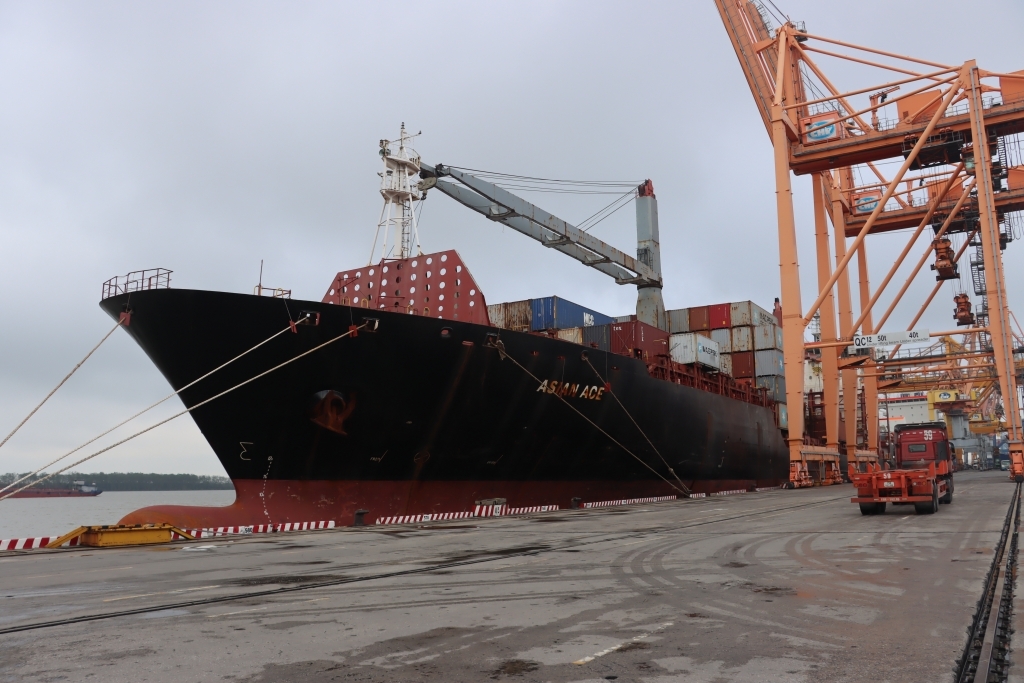 Trade in goods at Hai Phong Customs Department reaches US$103 billion