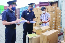 Customs prevents fraud in declaring customs value for goods for Tet